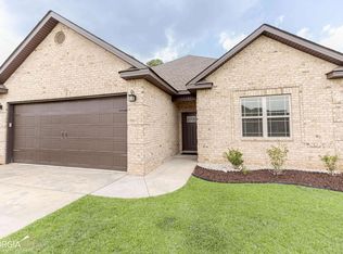 212 Gray Fox Xing, Bonaire, GA 31005