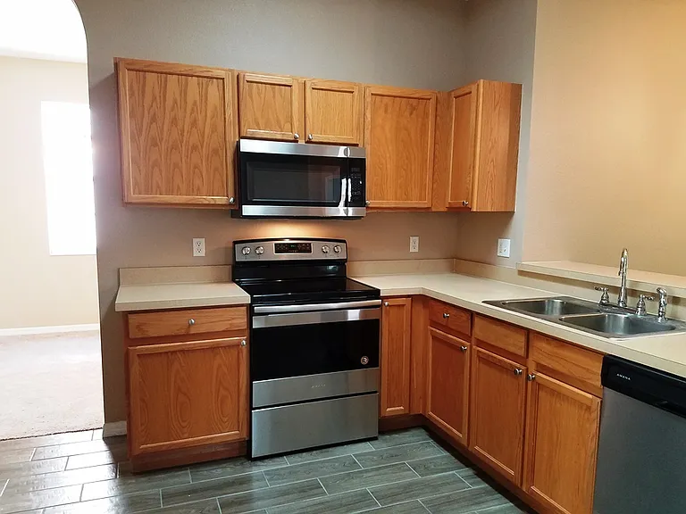 3213 Kingstown Ct — Photo 5