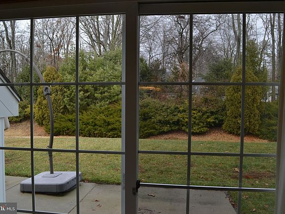 4th image of 29281 Superior Cir