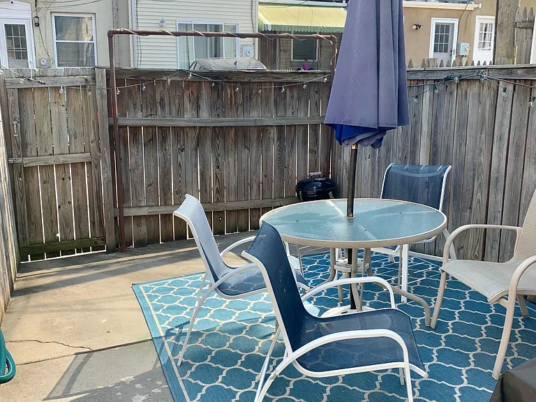 537 E Gittings St — Photo 47