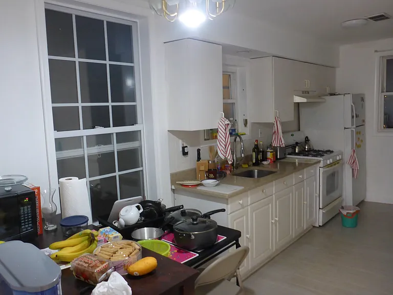 85 Romaine Ave — Photo 7