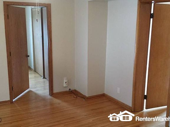 5th image of 2522 5th St NE #1