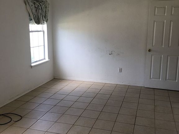 2nd image of 1218 Flat Rock Dr