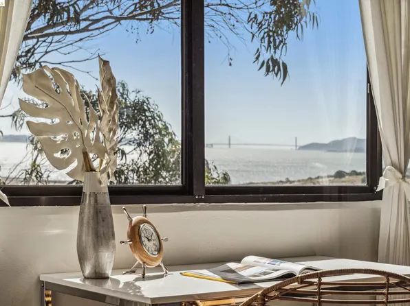 555 Pierce St APT 844, Albany, CA 94706