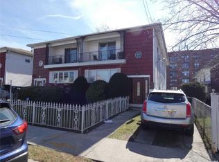 556 Briar Pl, Far Rockaway, NY 11691