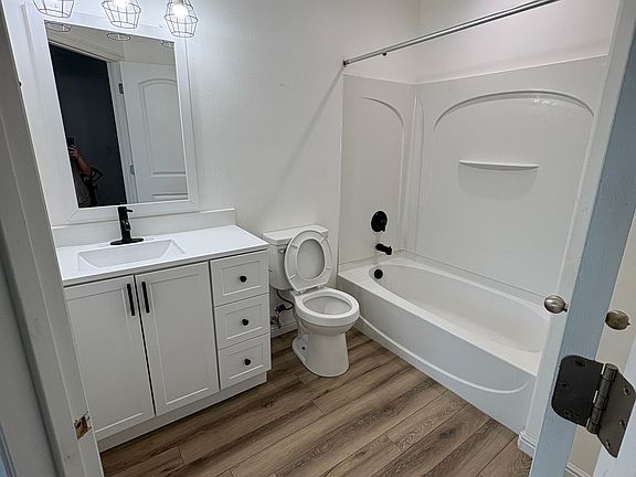 4th image of 1214 E Blackhorse Dr