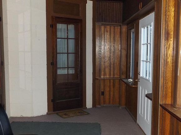 3rd image of 408 E 3rd St