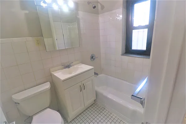 Rented by LEE & ASSOCIATES NYC RESIDENTIAL LLC | media 12