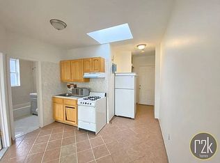 23-83 23rd St #2R, Astoria, NY 11105