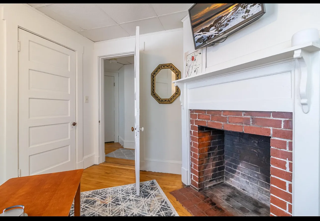 1 bed, 746 sqft, $1,400 — Photo 1