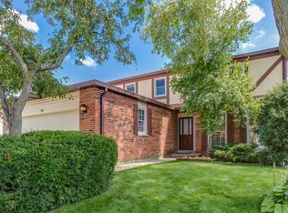 797 Randi Ln, Hoffman Estates, IL 60169