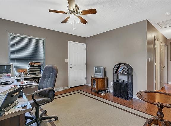5th image of 605 N 1st St
