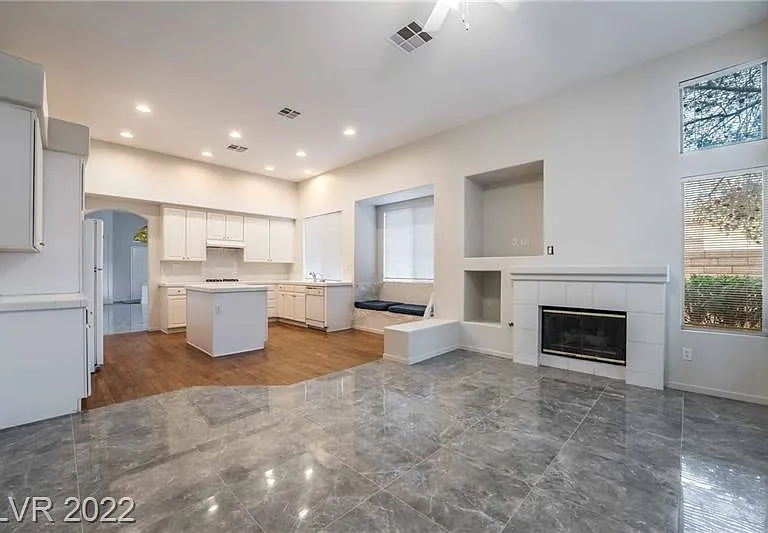 8043 Shadowvale Dr — Photo 11