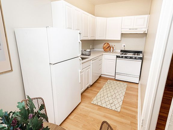 Welcome to Central Lakes of Uptown, where modern kitchens meet comfort and convenience. Enjoy stylish finishes and ample space perfect for cooking and gathering. Don't miss out on your ideal home - schedule your tour today!