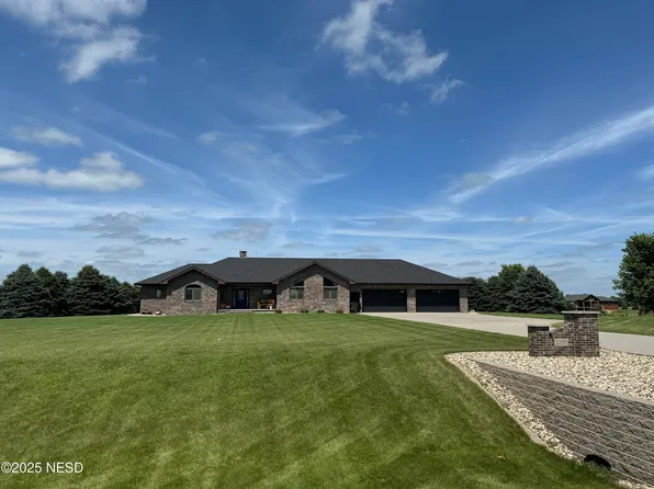 2105 S Serenity Dr, Watertown, SD 57201