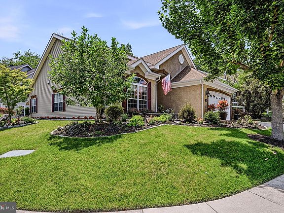 3rd image of 10 Irwin Dr