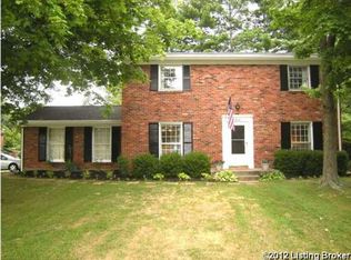 604 Gatehouse Ln, Douglass Hills, KY 40243