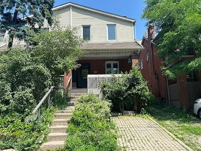 Photo 1 of 22 - 21 Edith Dr - Toronto, ON Primary Photo - 21 Edith Dr