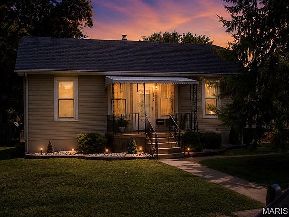 2nd image of 402 N Taylor Ave
