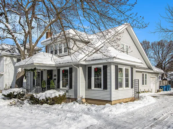 229 S Riverview Dr, Parchment, MI 49004