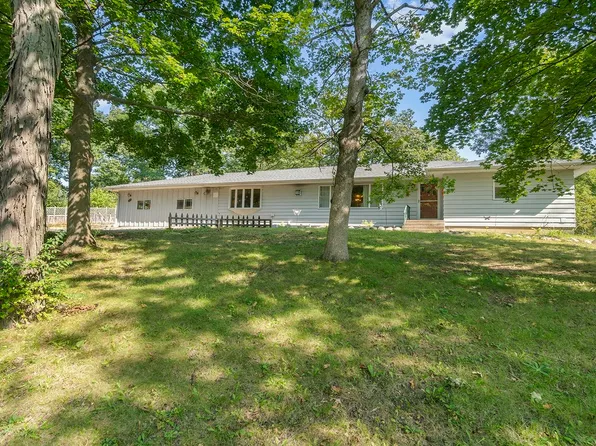 1046 W Mud Creek Rd, Oregon, IL 61061