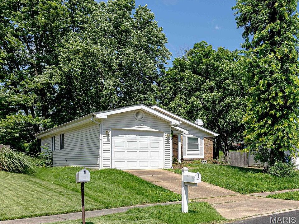 1st image of 2675 Lindsay Ln