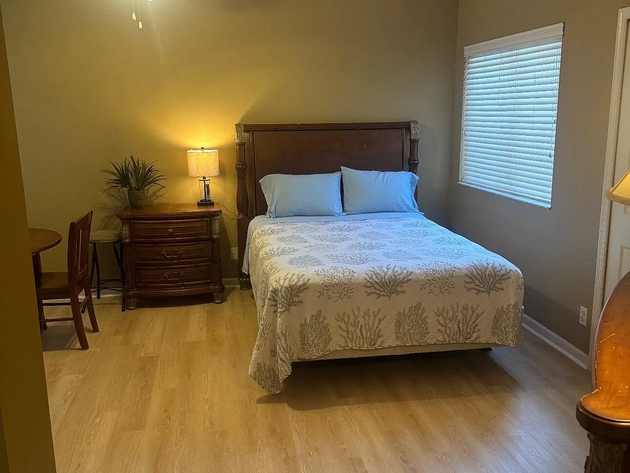 1 bed, 1.0 bath, 500 sqft, $1,200 — Photo 3