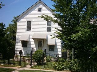 906 Wadsworth Ave, Waukegan, IL 60085