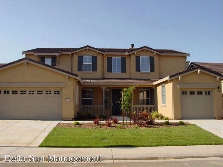 1st image of 1740 Woodhaven Cir