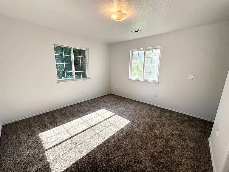 10673 W Halstead Ln #202 — Photo 18