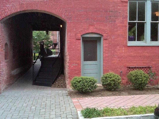 1st image of 522 Bridge St APT 3C