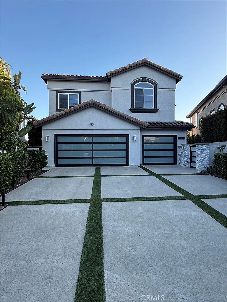 5 bed, 4000 sqft, $10,500 — Photo 1