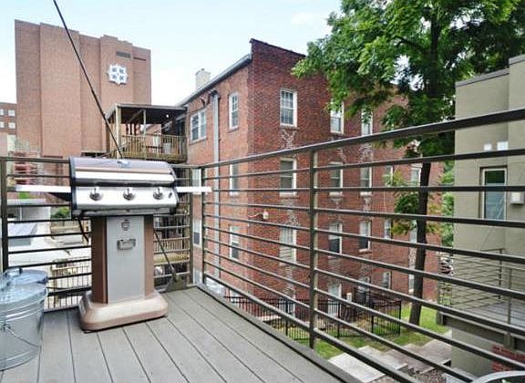 3rd image of 4450 J C Nichols Pkwy #201