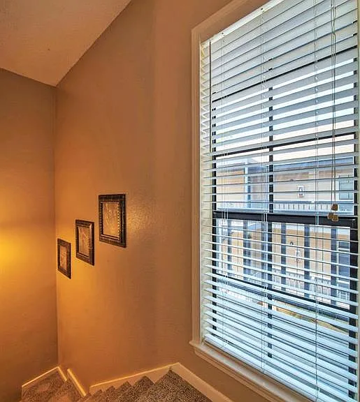 711 W 21st St #205 — Photo 25