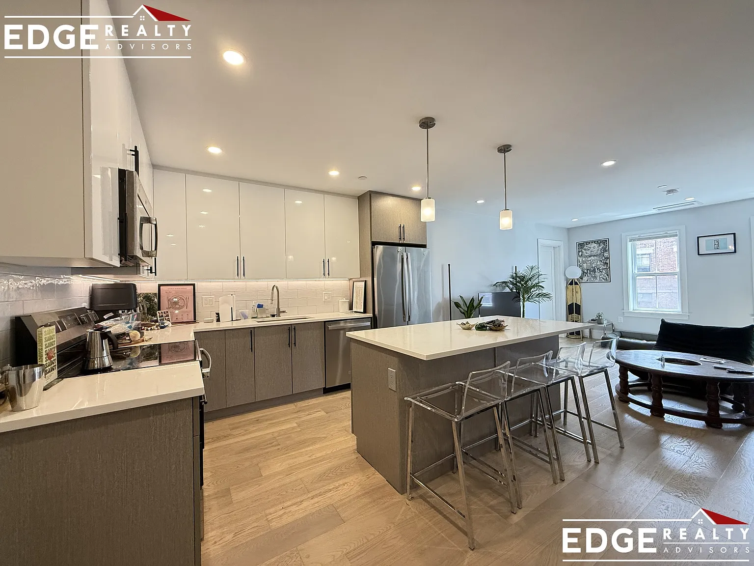 2 bed, 1150 sqft, $3,400 — Photo 2