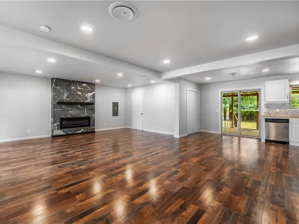 98 Pleasant St, West Fork, AR 72774