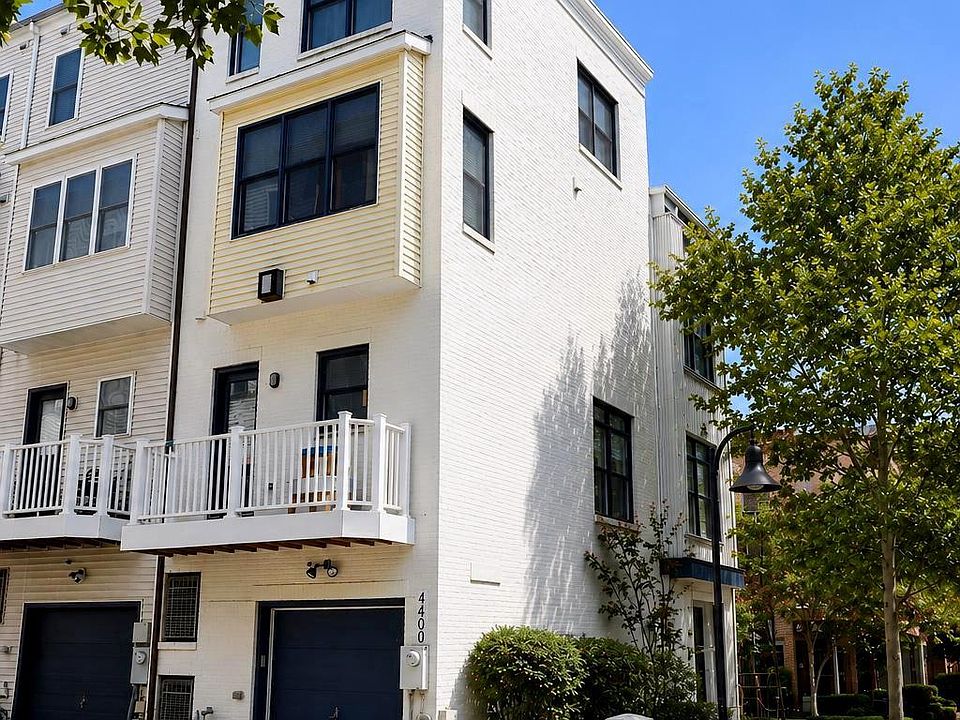 2nd image of 4400 Longfellow St