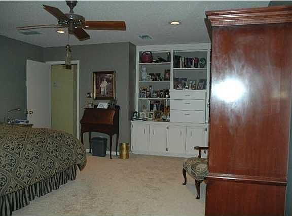 2nd image of 6624 Hollis Dr