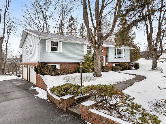 2nd image of 515 Lowell Dr