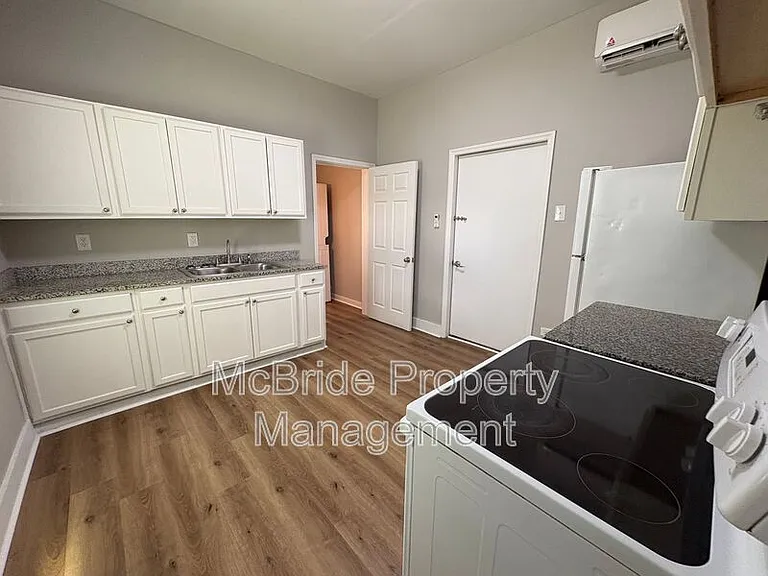 1836 Greene St — Photo 5