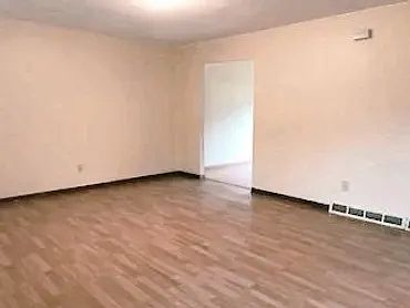 5th image of 121 Meadow Ln #B