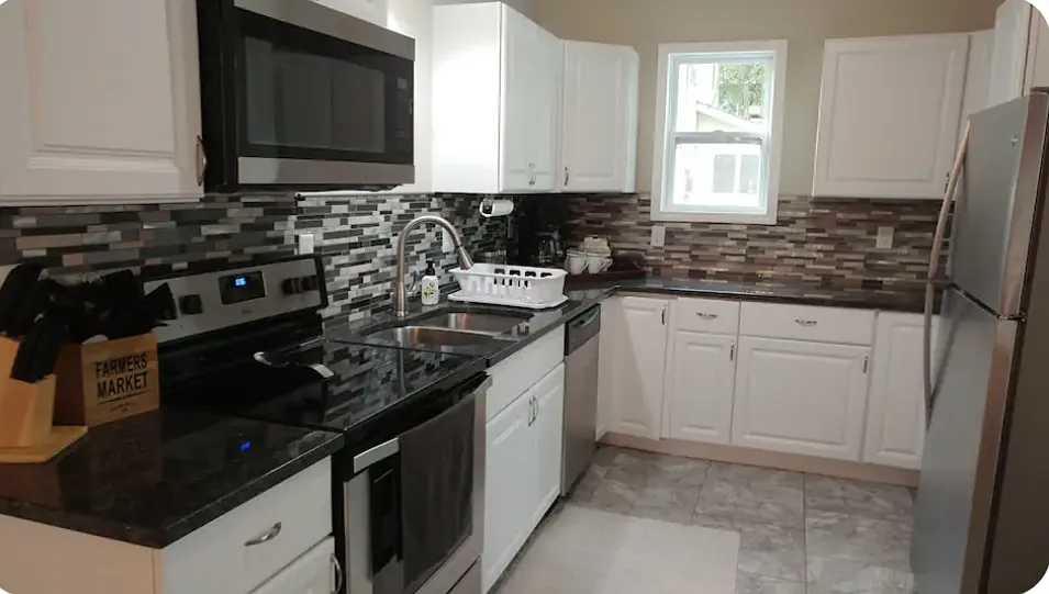 4 bed, 2364 sqft, $2,200 — Photo 3