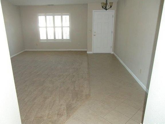 3rd image of 3648 Des Moines Dr