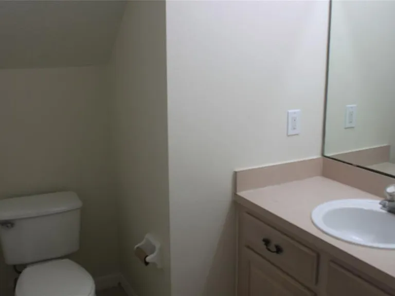 215 Owenshire Cir — Photo 7
