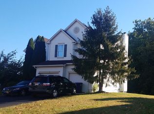 70 Amherst Dr, Burlington, NJ 08016