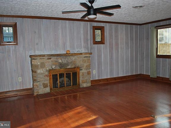 5th image of 1192 Green Holly Dr