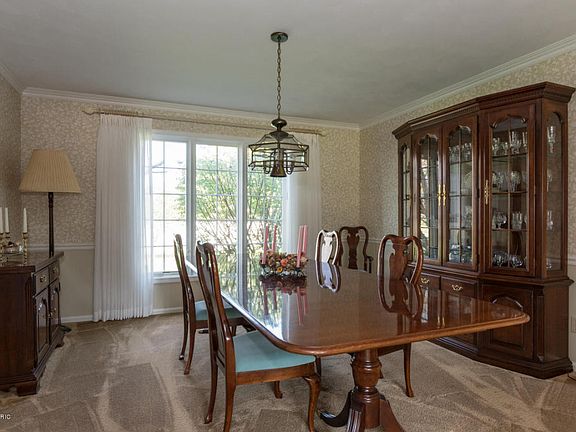 5th image of 3476 Fleetwood Dr