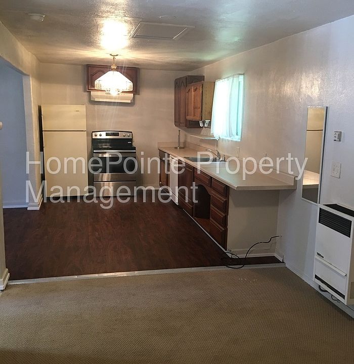 1st image of 326 Earl Ave