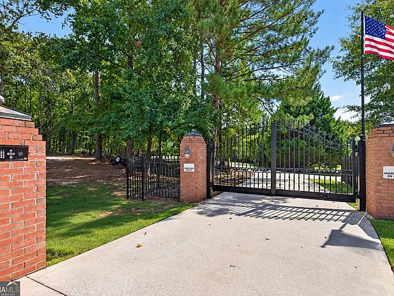 2nd image of 221 Valley Way
