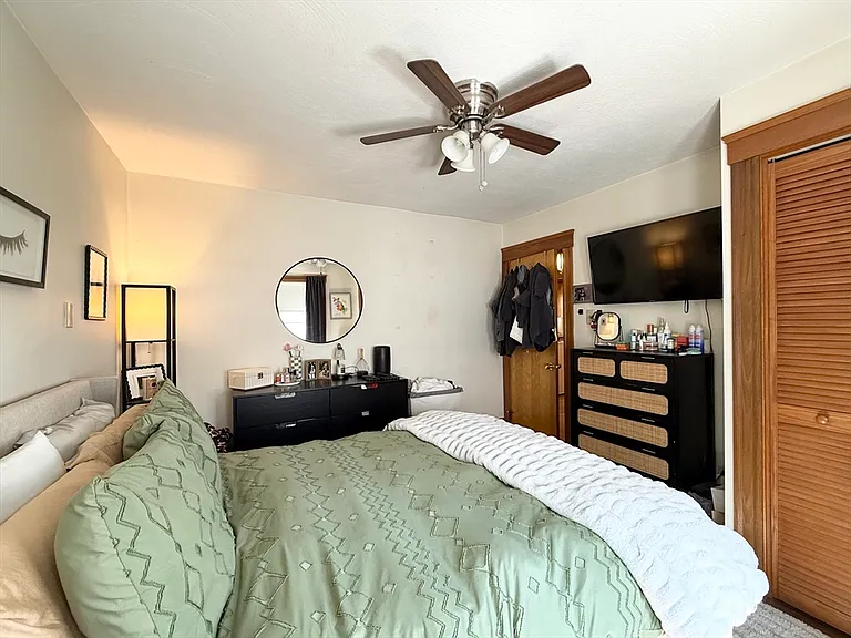 91 Shore Dr #2 — Photo 17